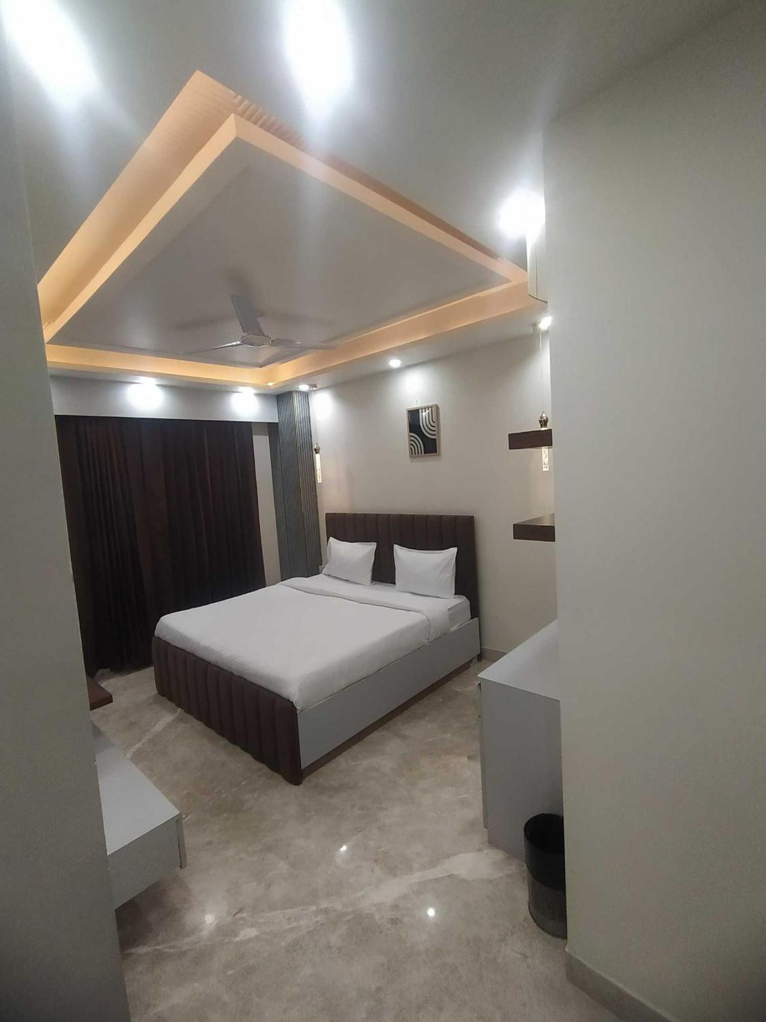 Super Hotel O Sector 43 Gurgaon Exterior foto